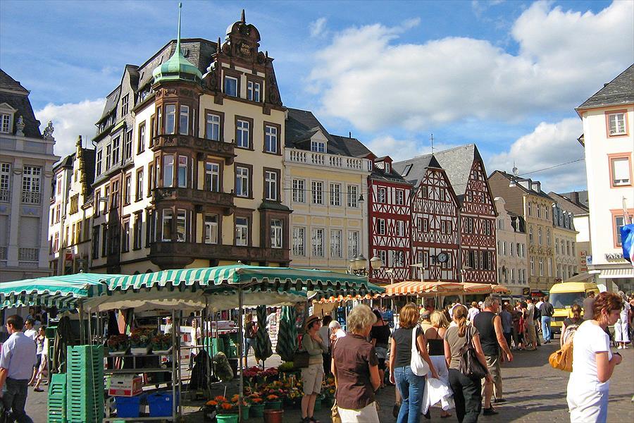 De camping ligt op zeer korte afstand van Trier. Een stad met zeer veel historie