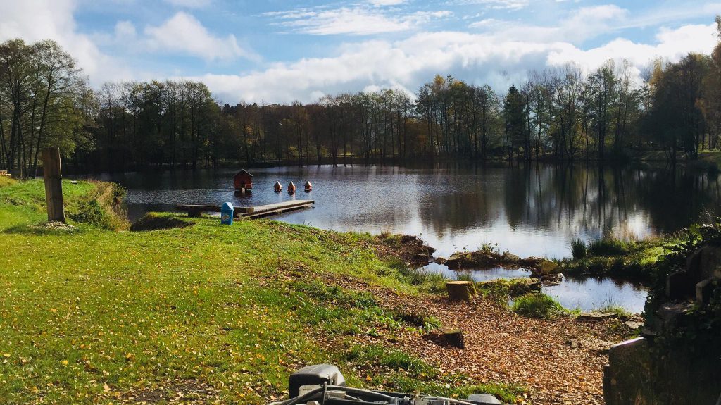 Het vernieuwde meer van Camping Reinsfeld